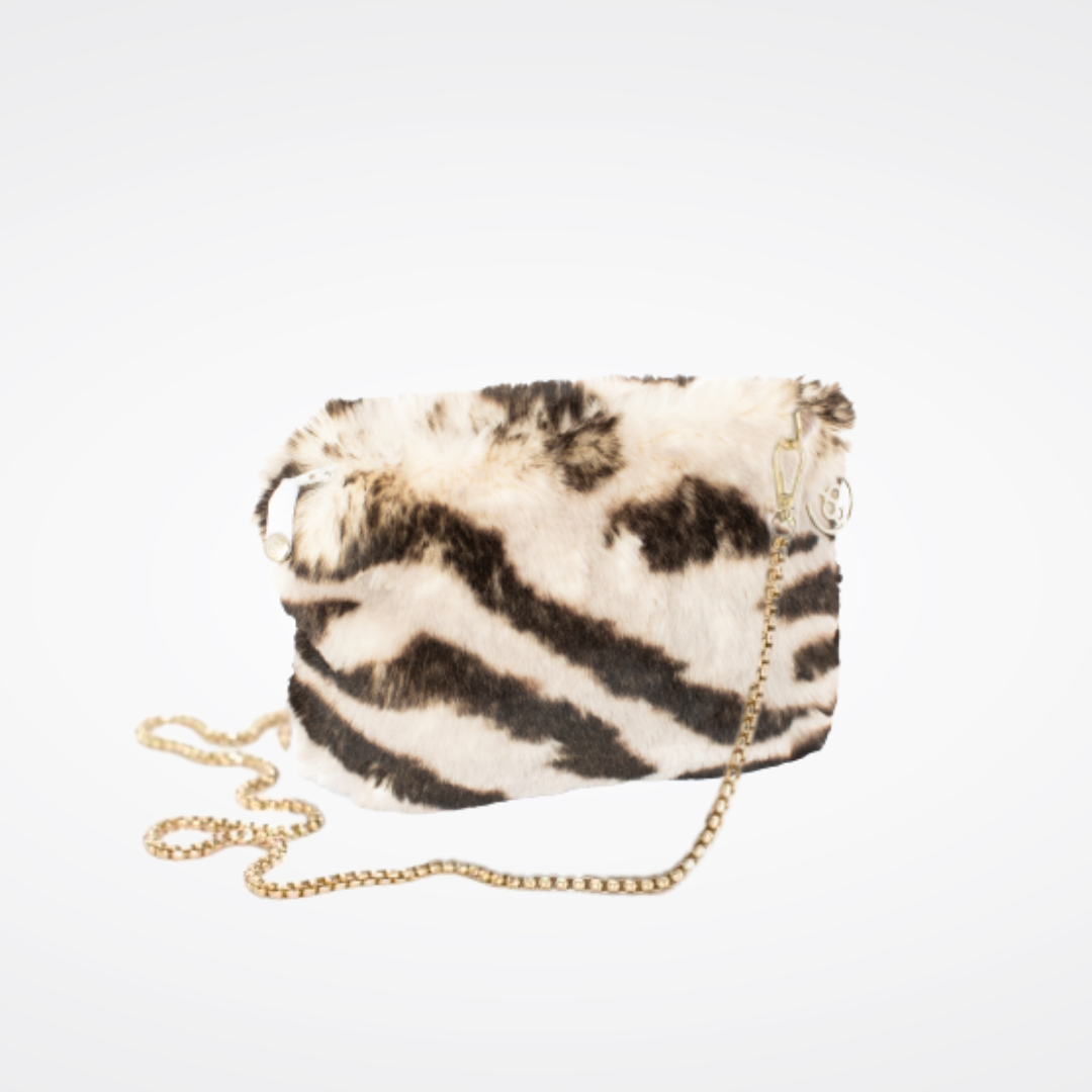 Sac pochette en fausse fourrure Maison Prélonge couleur tigre blanc