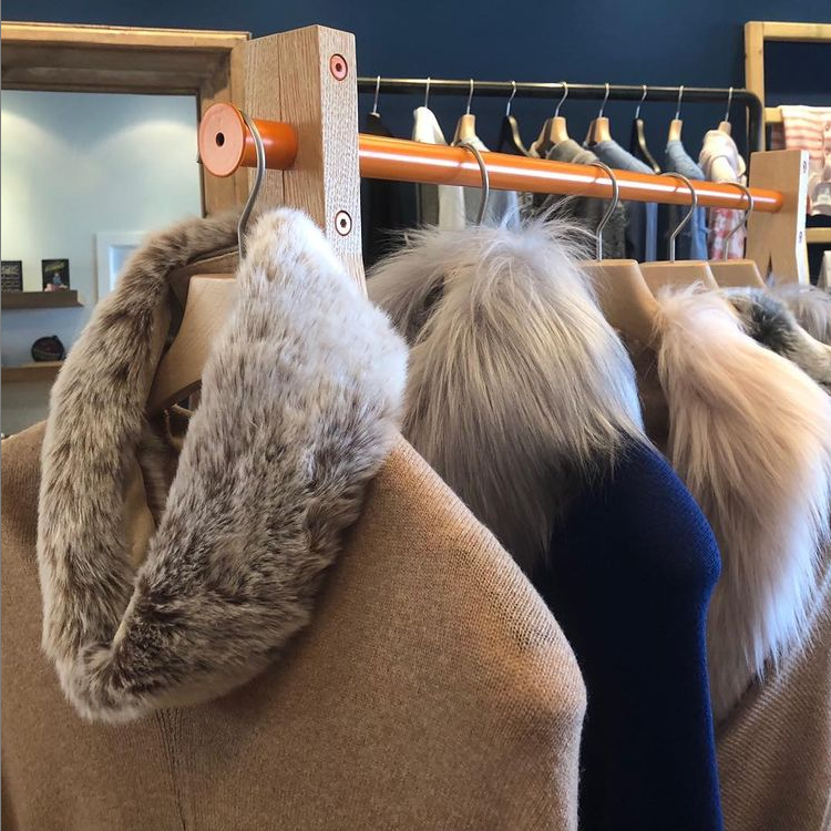 Ponchos en cachemire et laine Maison Prélonge