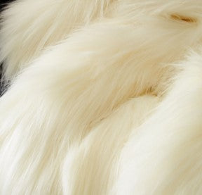 Pouf en fausse fourrure