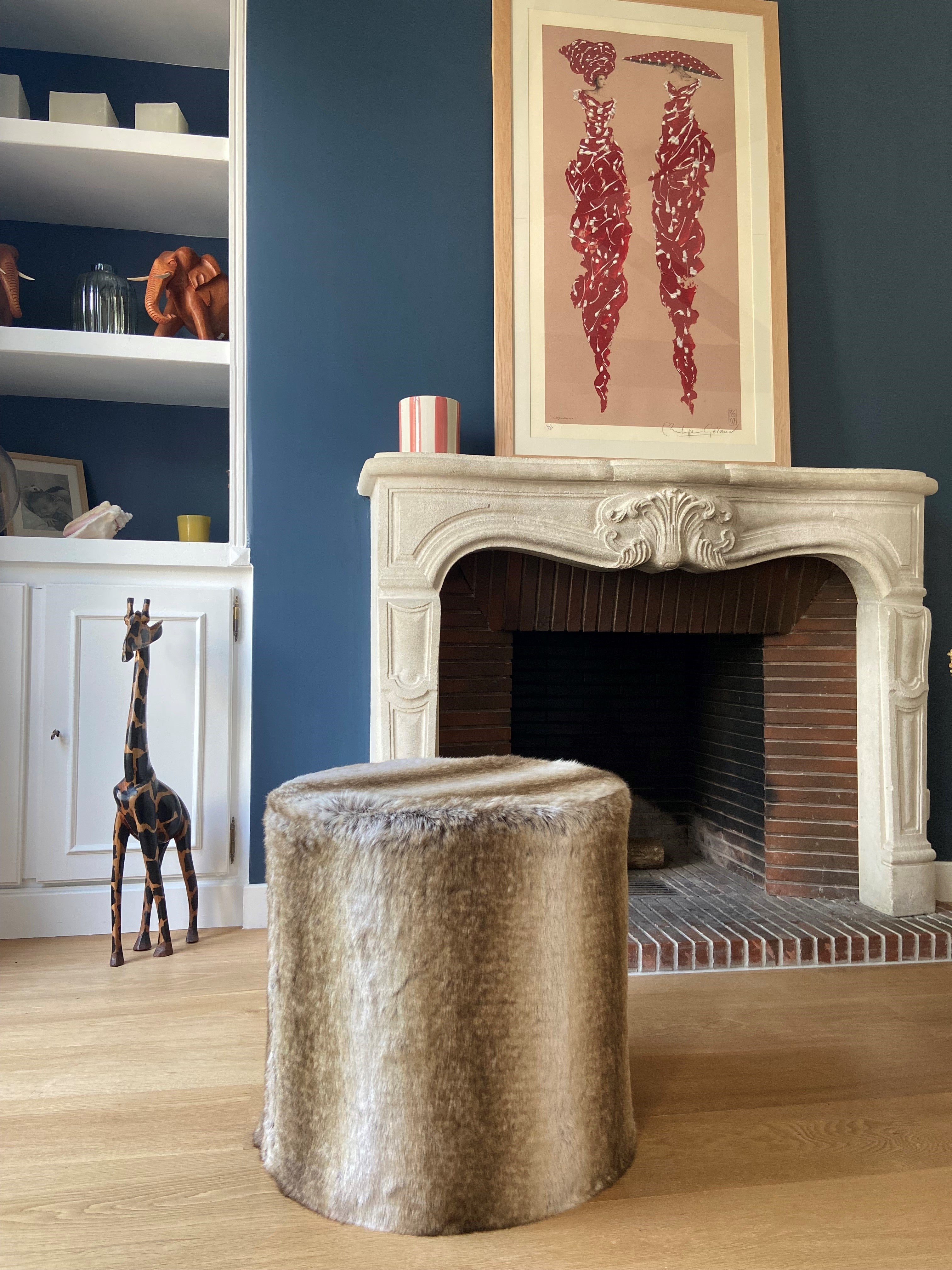 Faux fur pouf