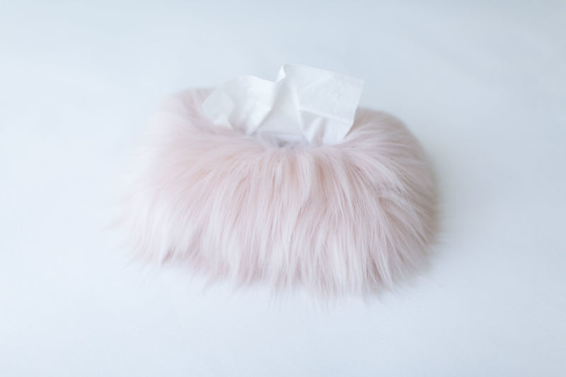 Couvre boite mouchoirs rectangle en fausse fourrure couleur himalaya blush Maison Prélonge.